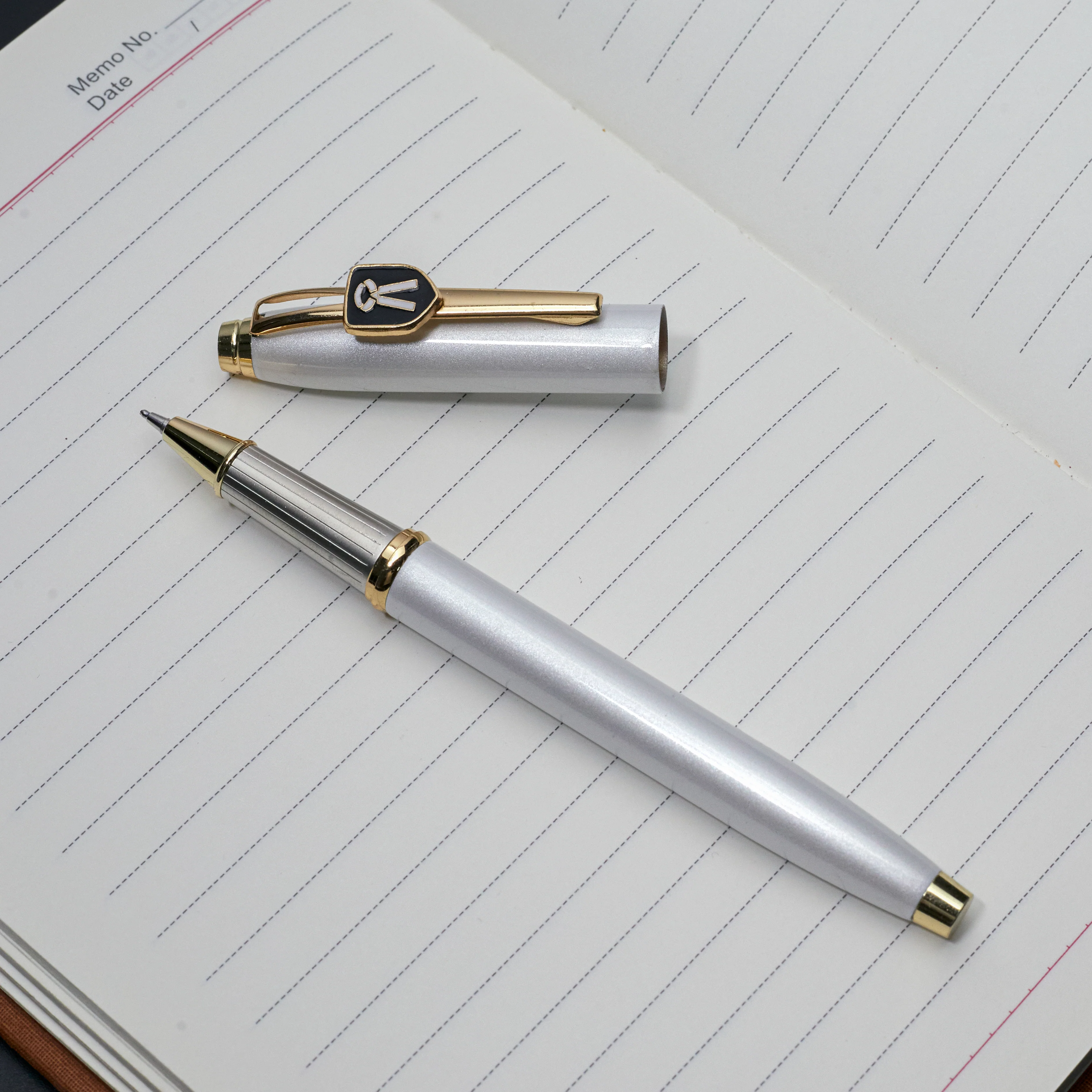 Advocate Symbol Ball Pen – Premium Ballpoint Pen with Cap & Free Refills - Image 3