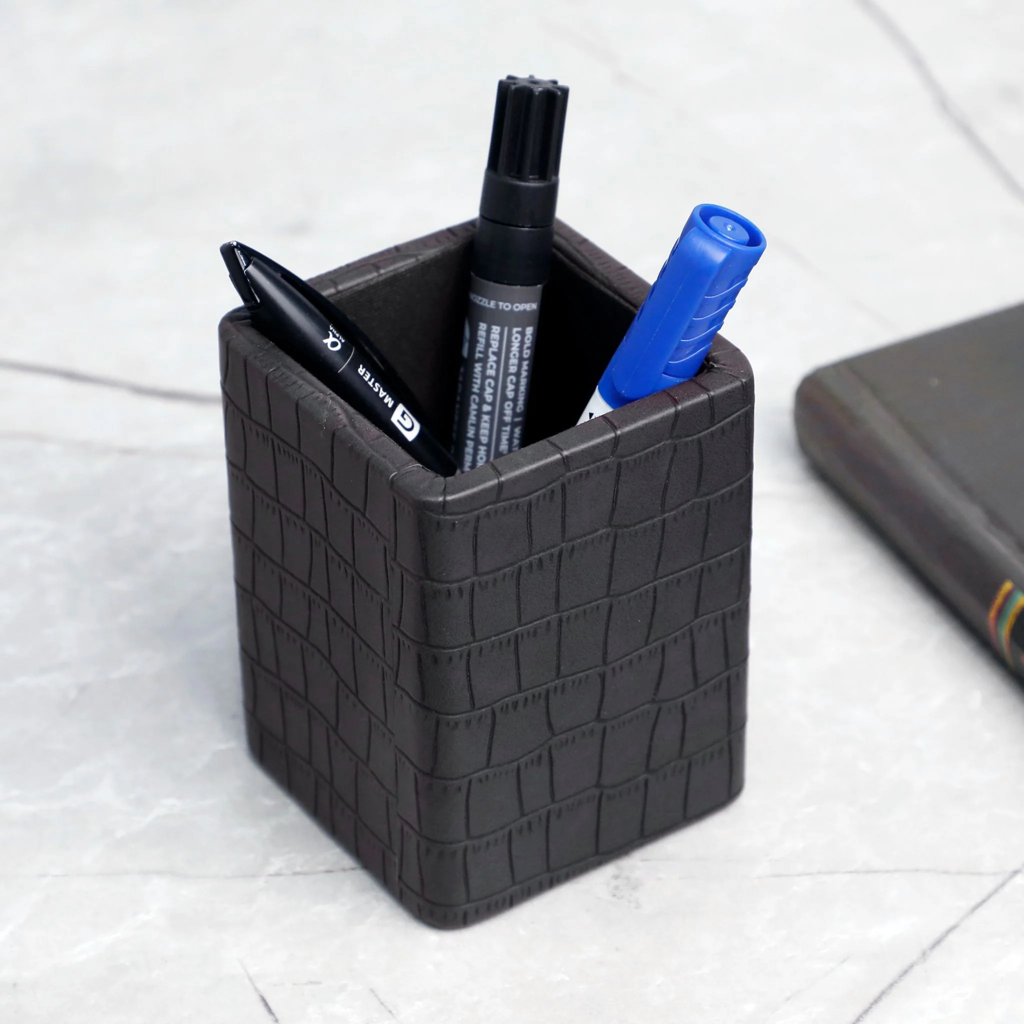 Premium Vegan Leather Pen Holder for Desk – Alligator Finish - Image 3
